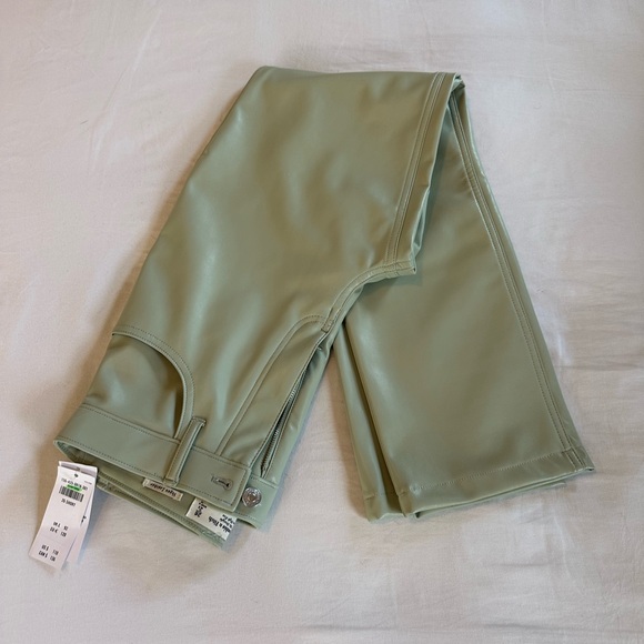 NWT Abercrombie & Fitch Vegan Leather Pants - Picture 1 of 3
